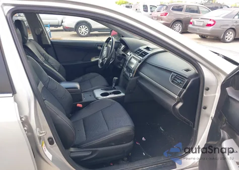 2014 Toyota Camry Se z USA, uszkodzony, nr VIN 4T1BF1FK0EU348477